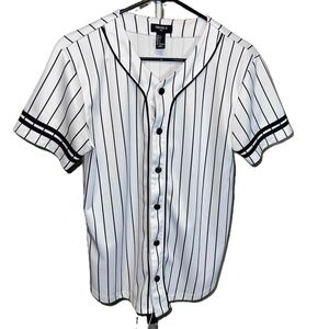 Forever 21 Mens White Black Pinstripes Short Sleeves Baseball Shirt Size Small